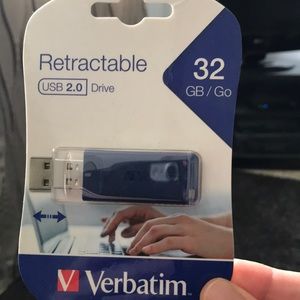 New in box. Verbatim USB drive. 32 GB